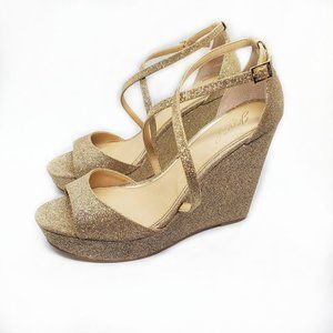 Jewel Badgley Mischka ‘Averie’ Gold Glitter Wedges